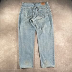 Vintage Women’s Levi’s Classic Relaxed 550 Light Wash Denim Jeans